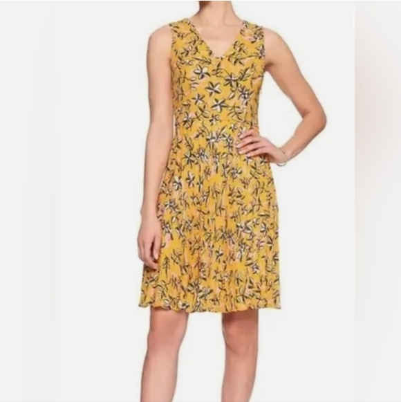 Banana Republic Dresses & Skirts - Banana Republic Yellow Floral Midi Dress